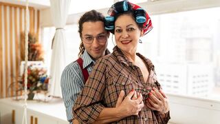 first booty fucking with cougar stepmom